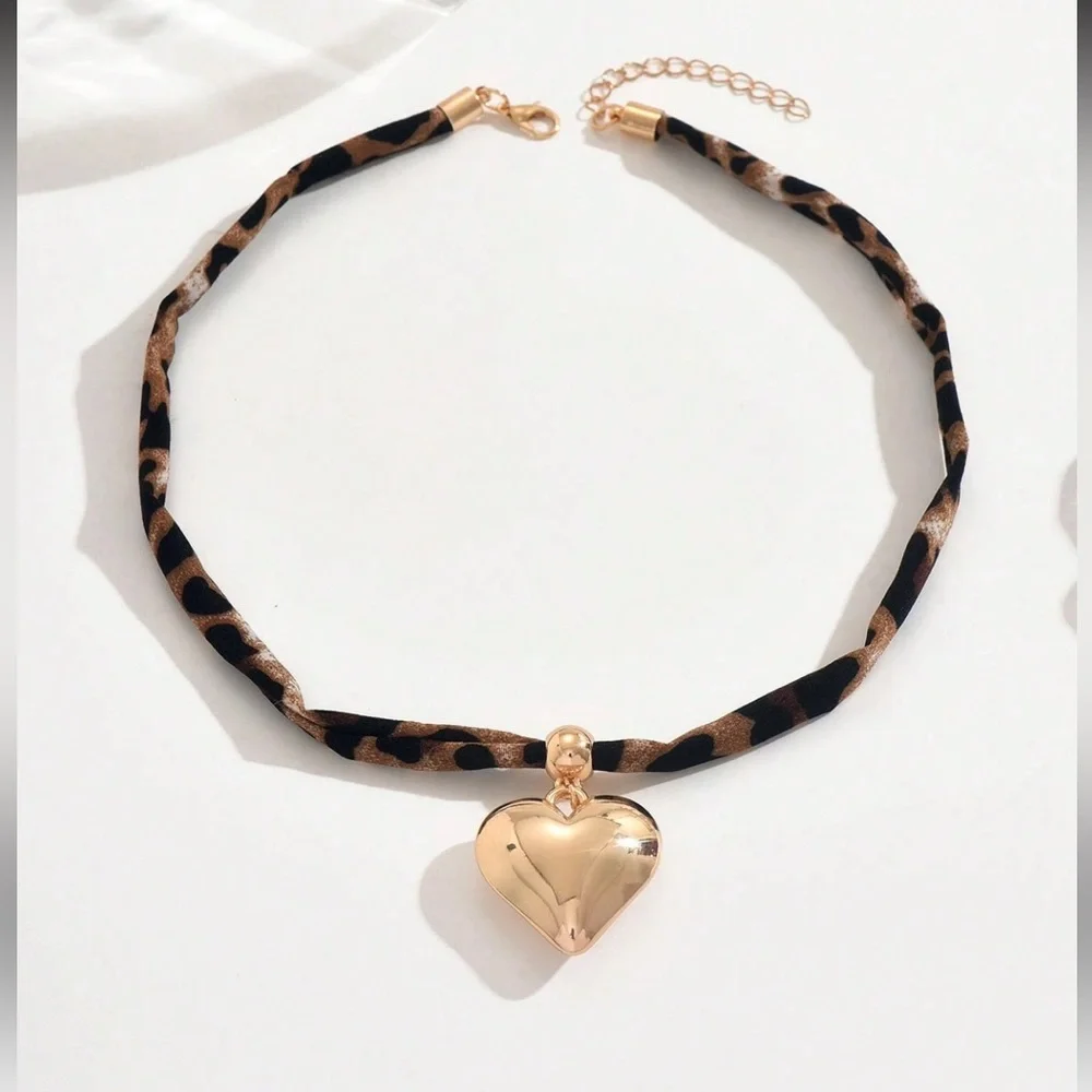 New Gold Heart Pendant Necklace